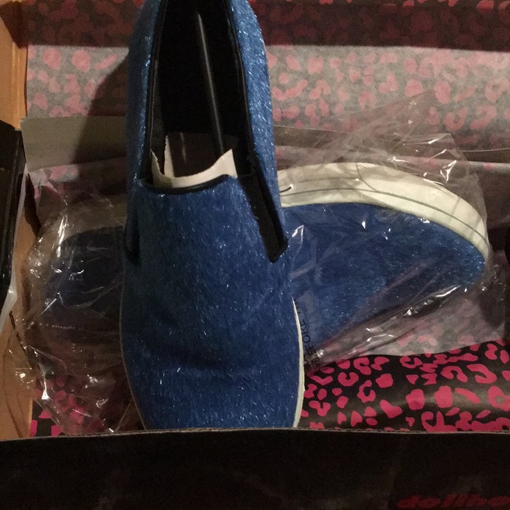 Shoe